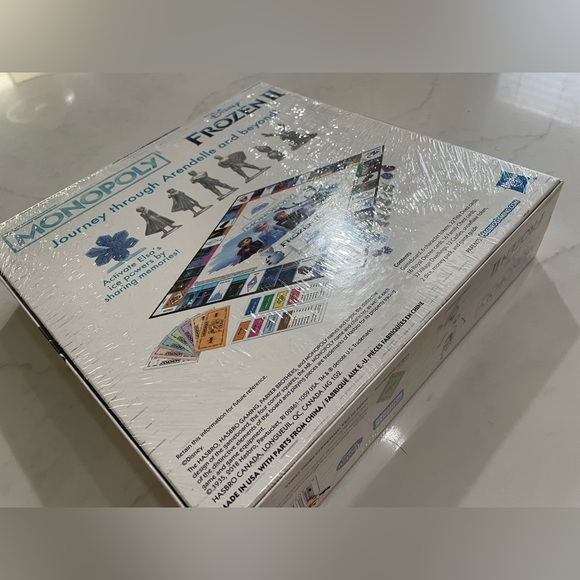 Never been used Frozen 2 monopoly game - Picture 5 of 5
